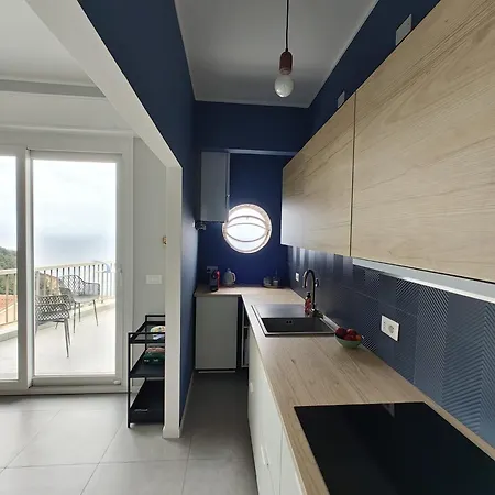 Design And Sea View Apartment Bergeggi